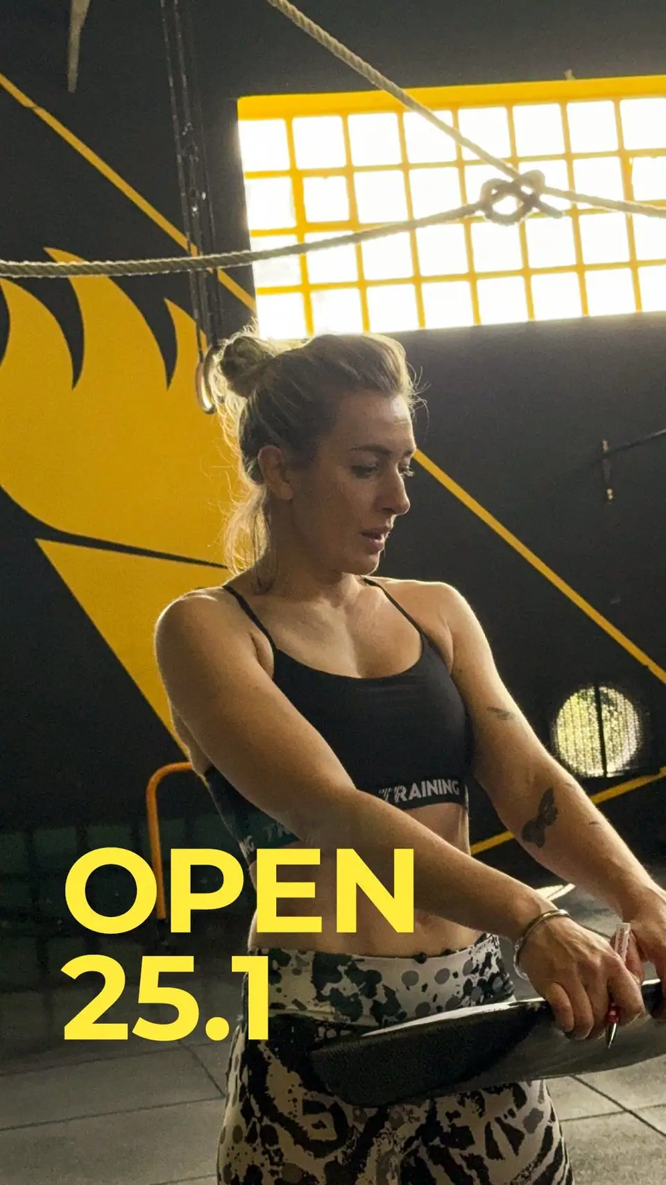 Interior del box de CrossFit Labodega en Moaña durante una clase